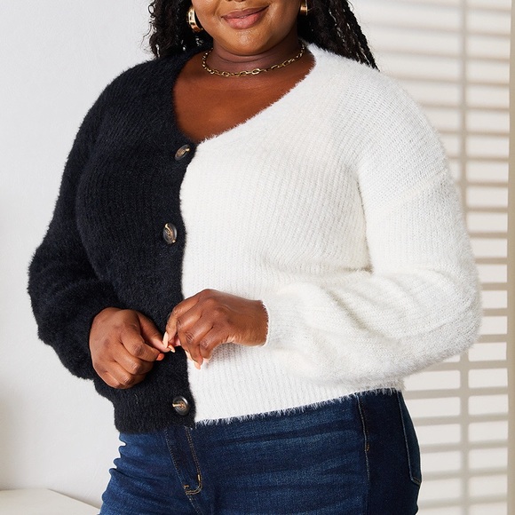 NEW Woven Right Two Tone Fuzzy Knit Button Front V-Neck Cardigan Sweater - Picture 4 of 10